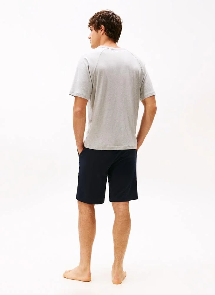 تومي هيلفيغر تيشيرت منزلي أساسي بنسيج بارز